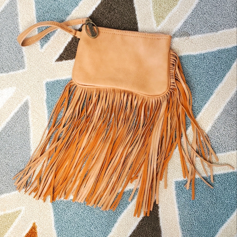 34) CAROLS SANTANA Woven Bucket Bag TAN